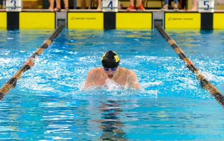Swimmers continue to lead Kemp-Fry Invitational